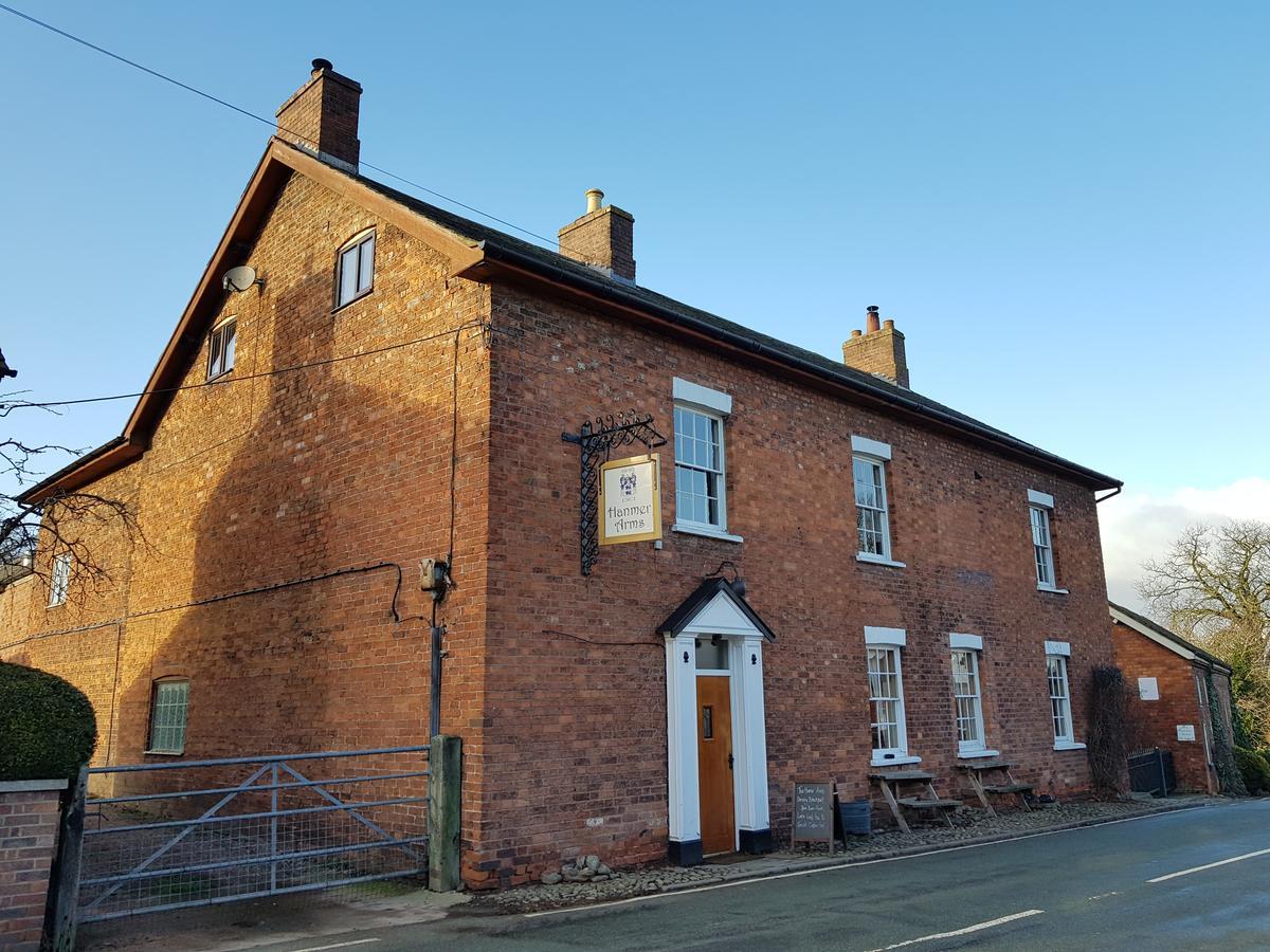 Hanmer Arms 외부 사진
